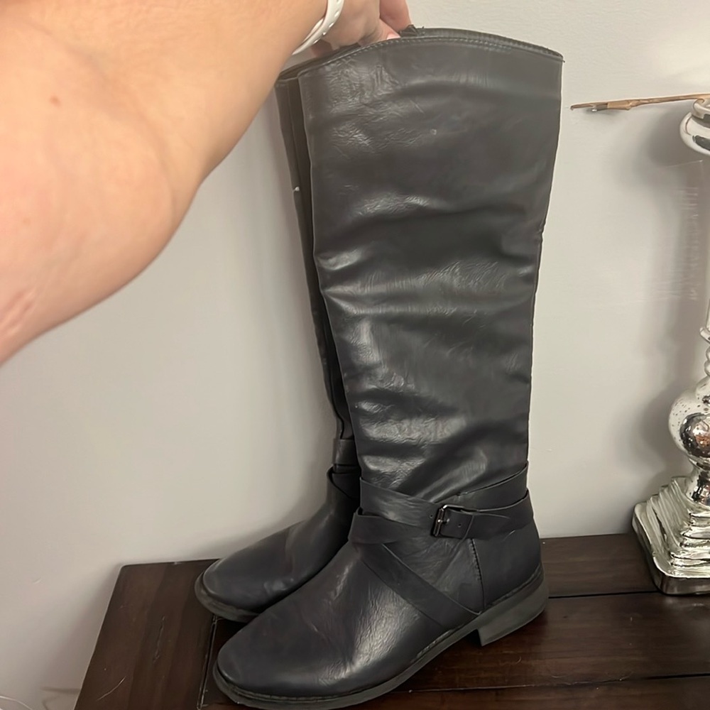 Black boots